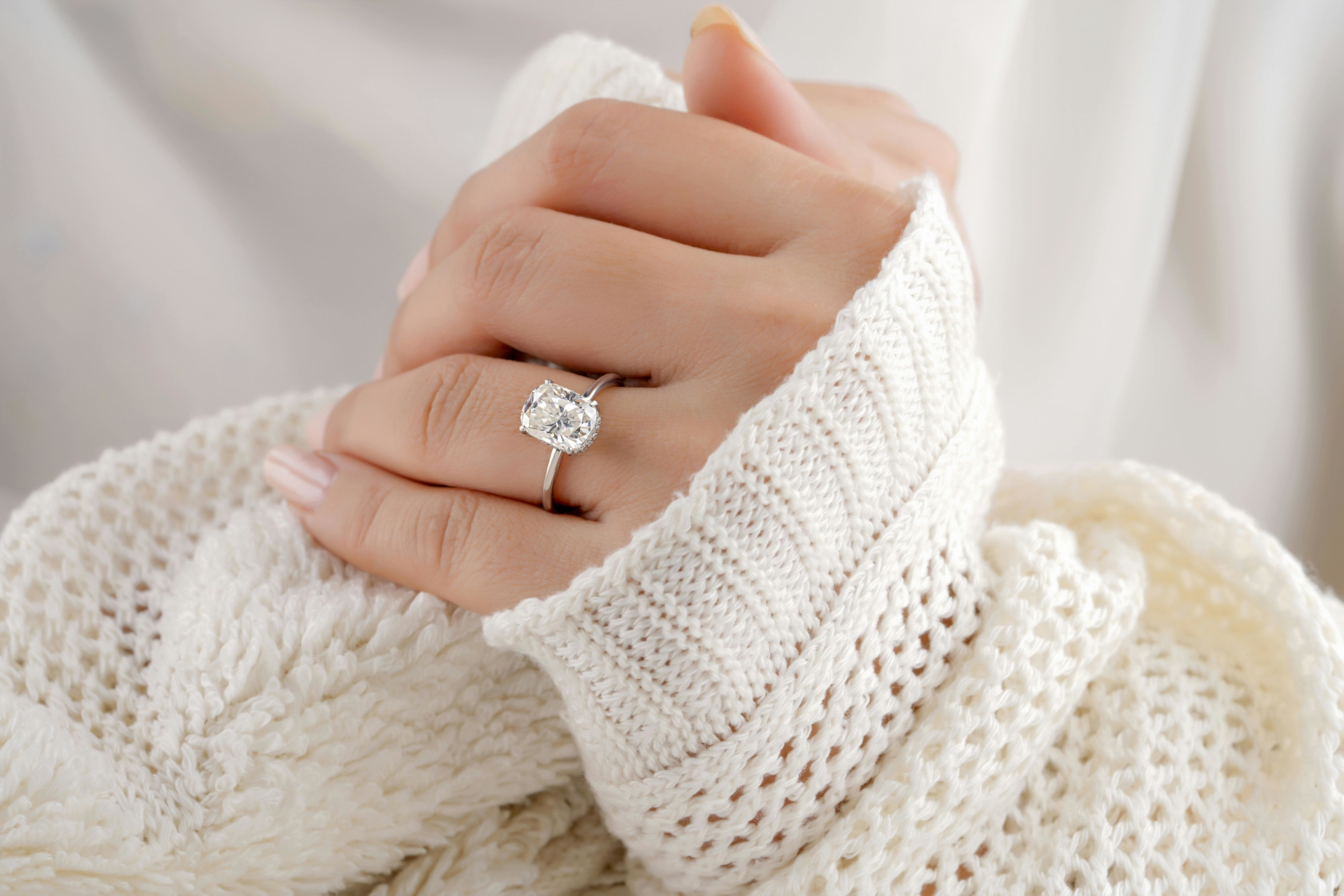 Diamante Solitario, il Fascino del Sentimento Eterno