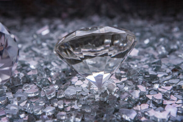 I Diamanti: Cristalli dalle Proprietà Straordinarie